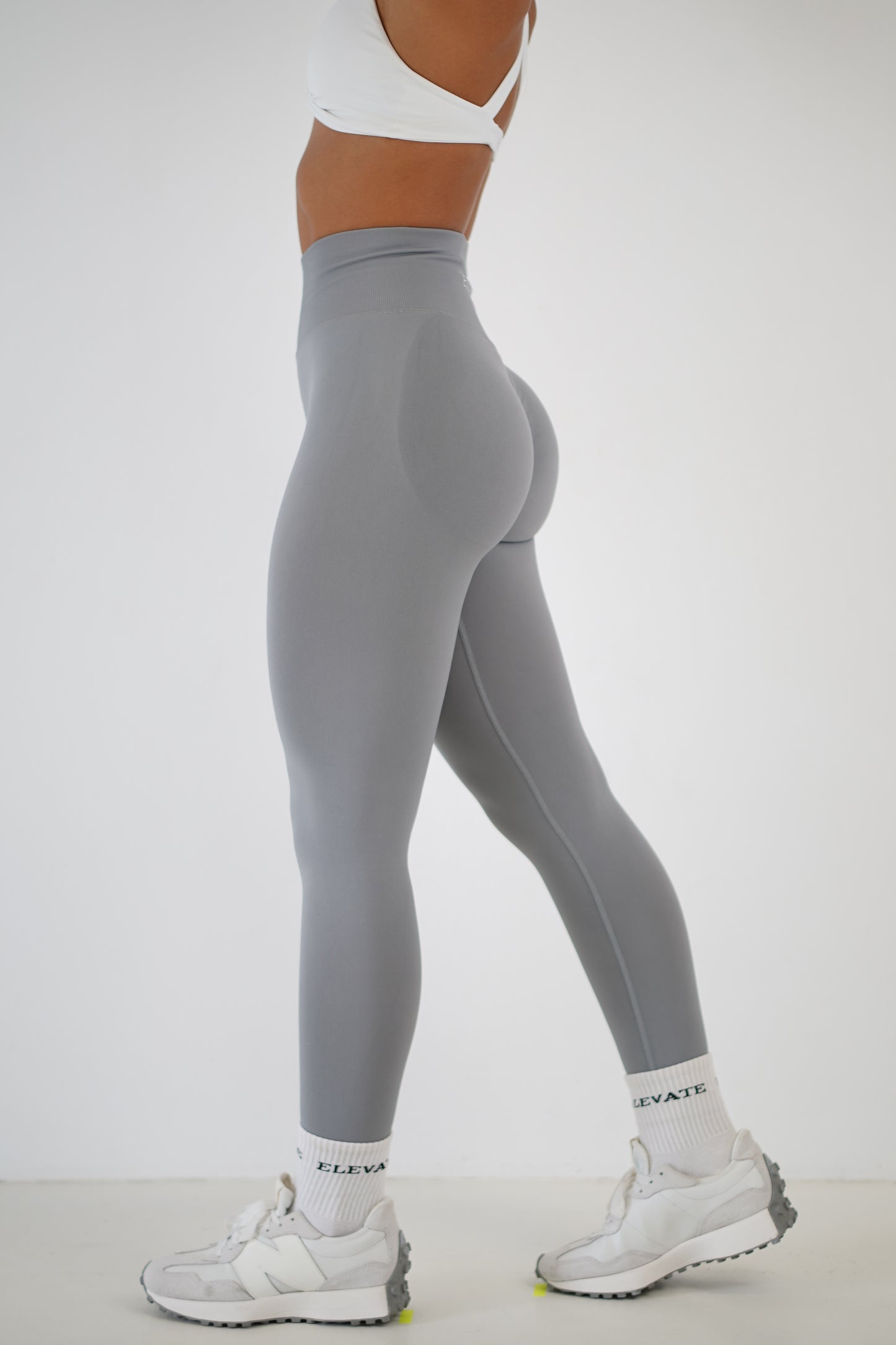 AMPLIFY SCRUNCH LEGGINGS- LIGHT GREY