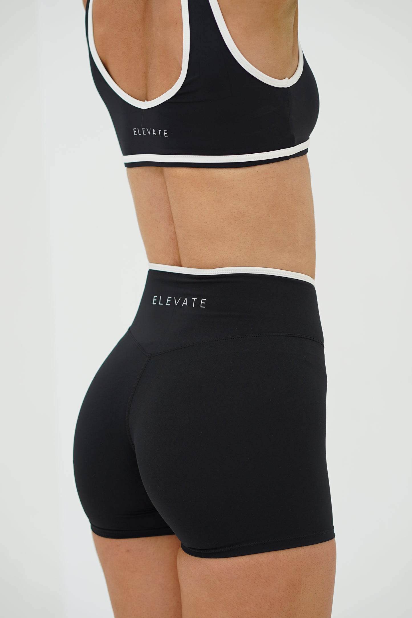 BALANCE CROP- BLACK/WHITE
