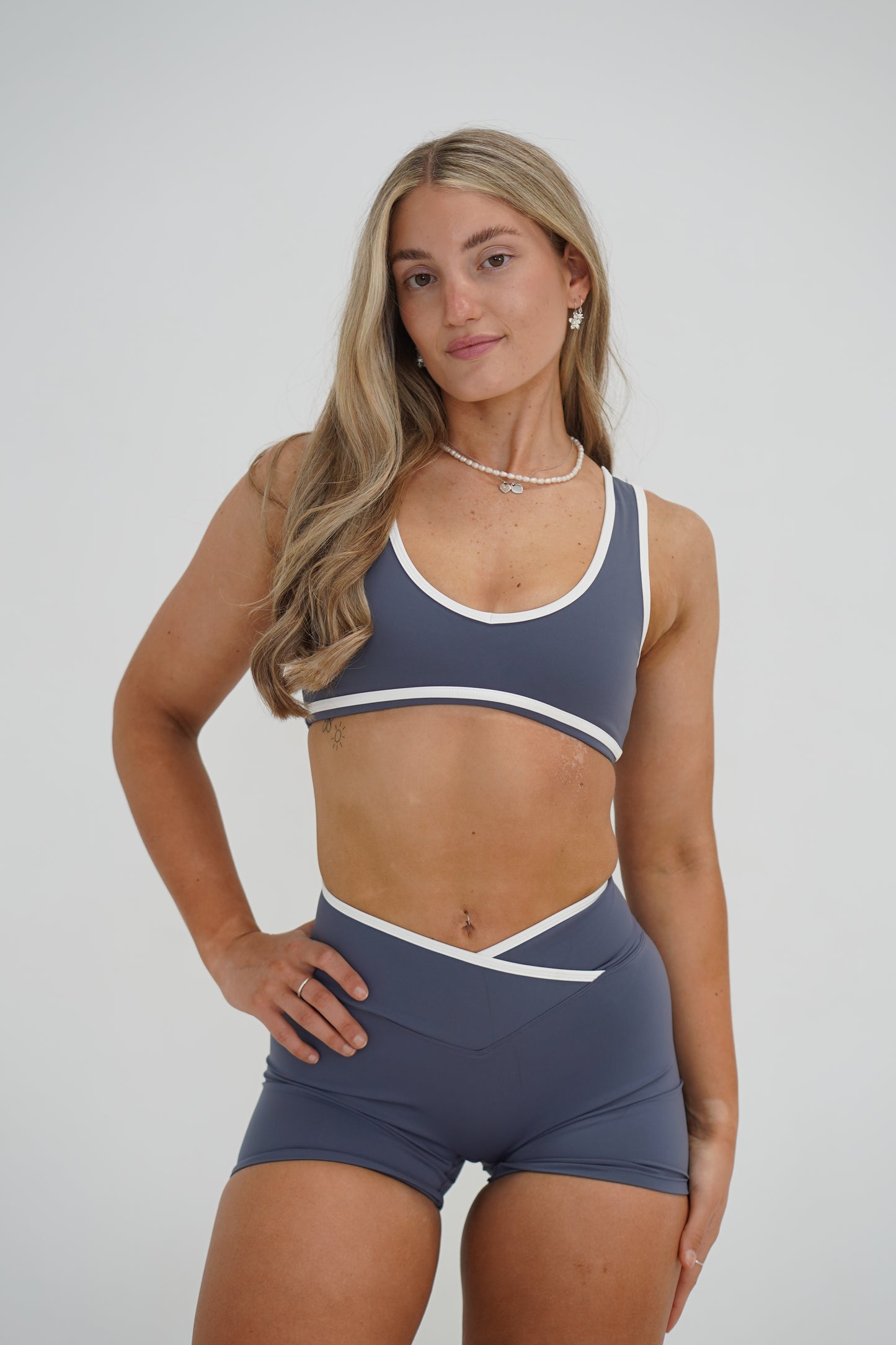 BALANCE SHORTS- SLATE/WHITE