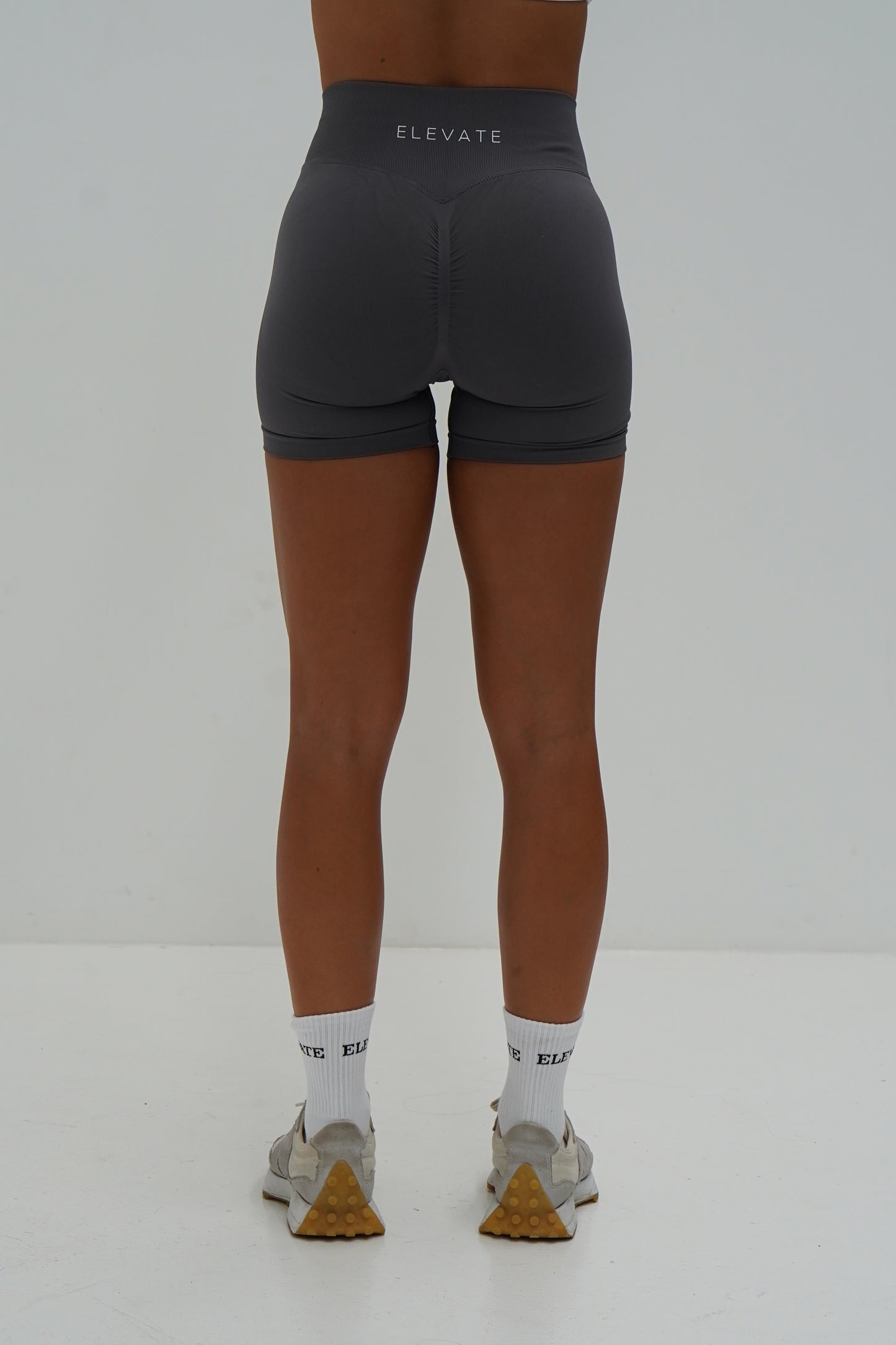 AMPLIFY SCRUNCH SHORTS- DARK GREY