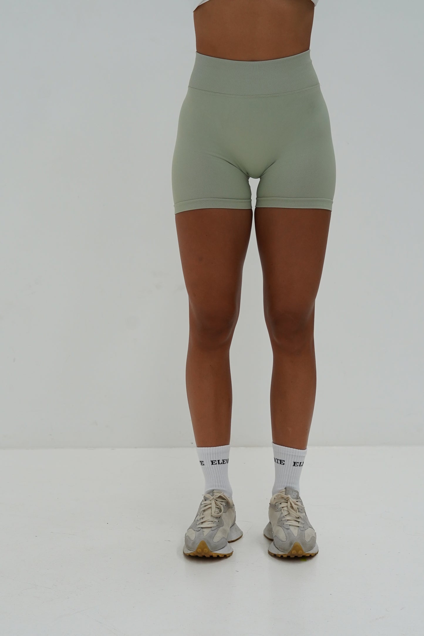 AMPLIFY SCRUNCH SHORTS- LIME