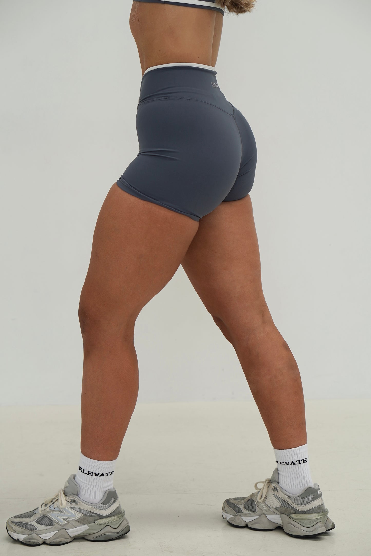 BALANCE SHORTS- SLATE/WHITE