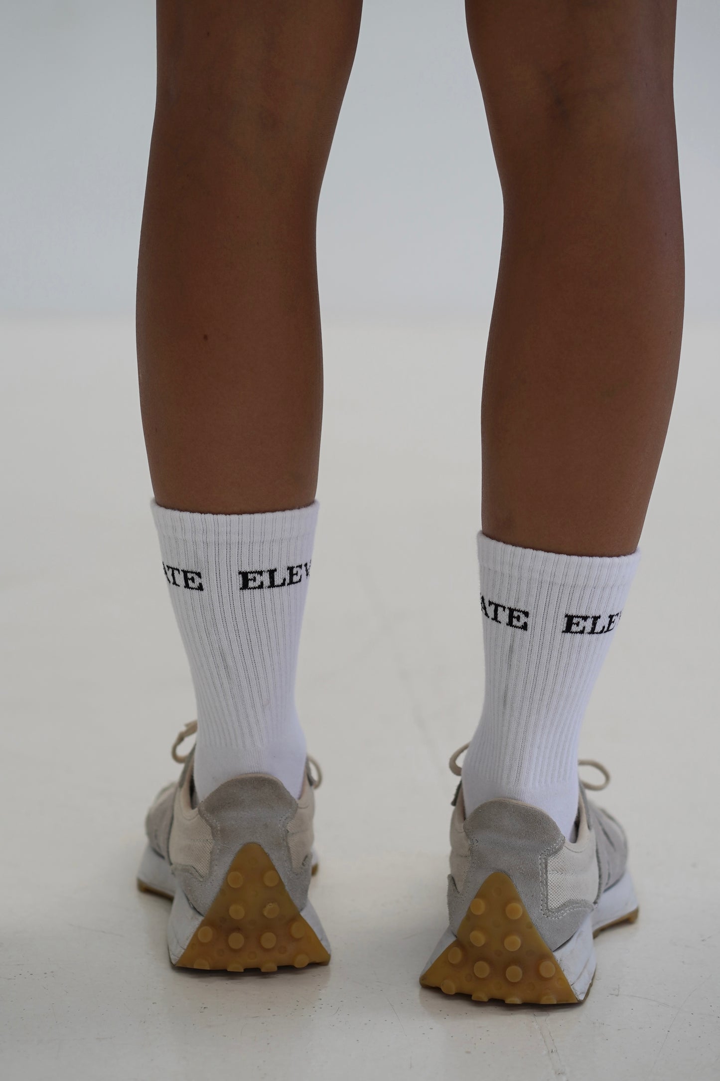 CREW SOCKS- LONG (WHITE)