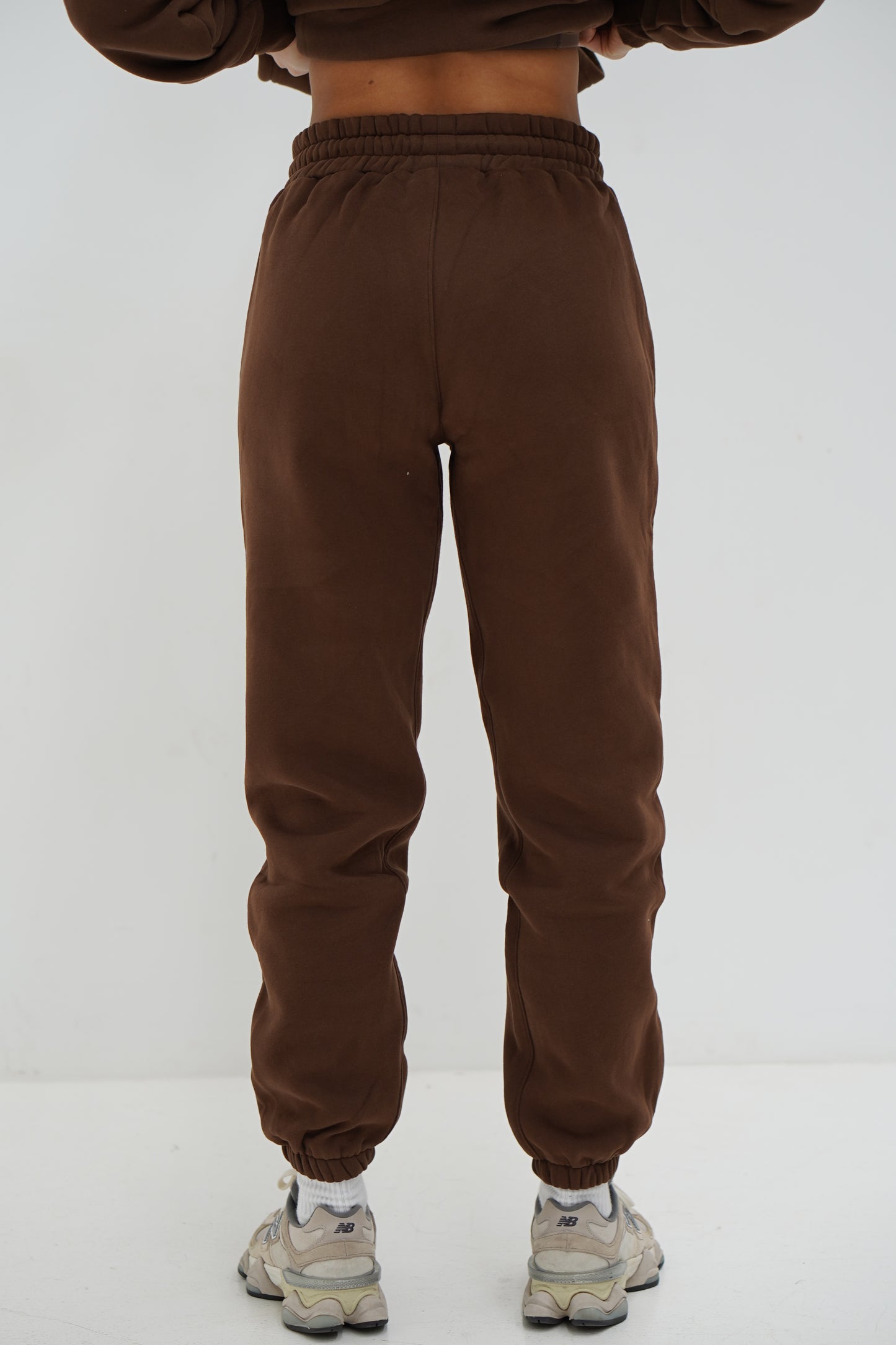 ELEVATE TRACKPANT- CHOCOLATE