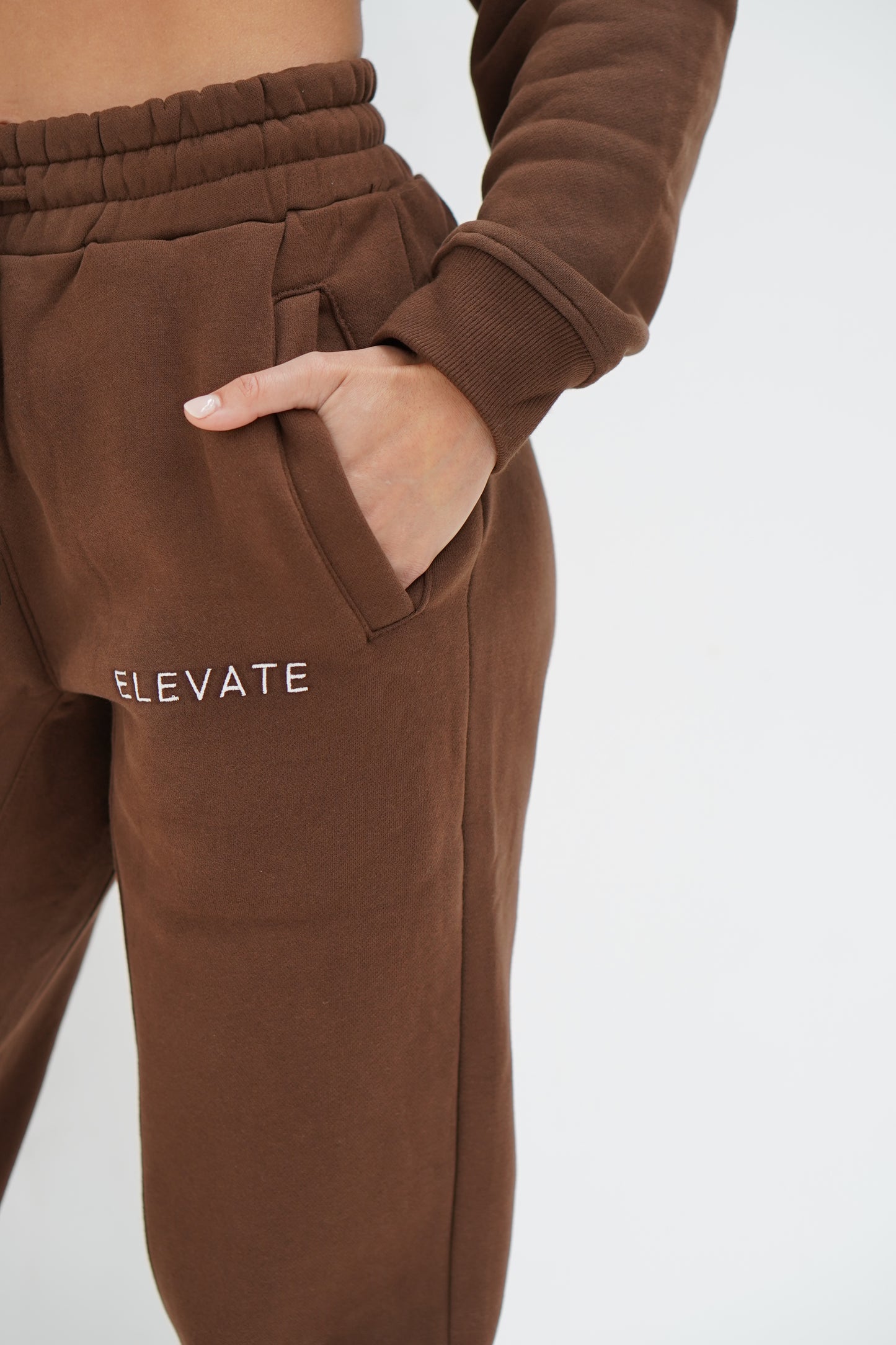 ELEVATE TRACKPANT- CHOCOLATE